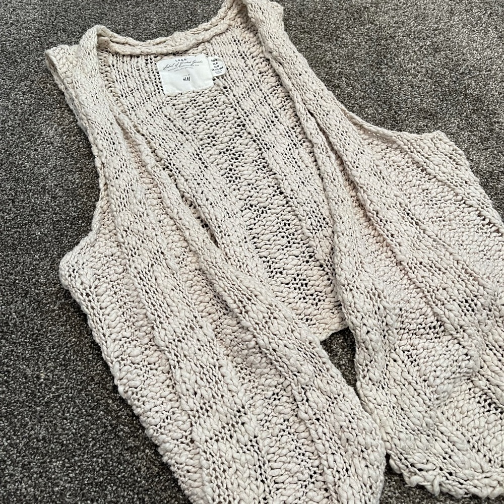 3/$20 | H&M boho knit sweater vest MEDIUM